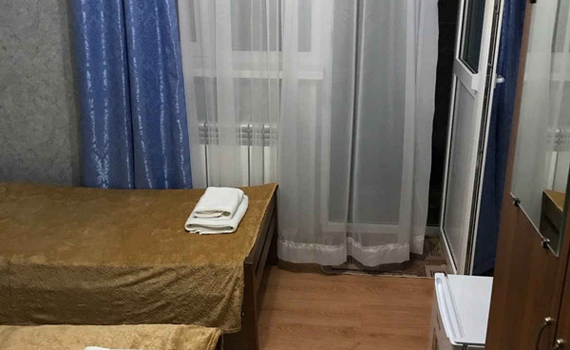 3-х местный номер Стандарт. Гостевой дом "Нэва". Адлер