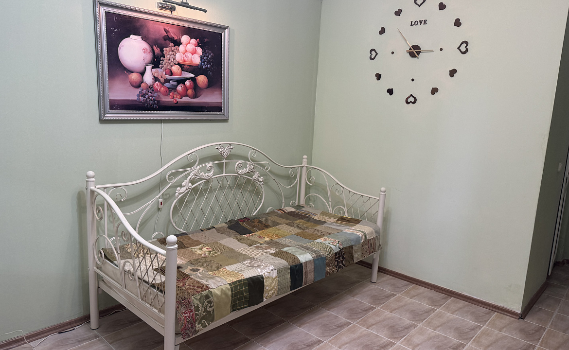 Семейный 3-х комнатный 1 этаж. Гостевой дом "Пантера". Гагра