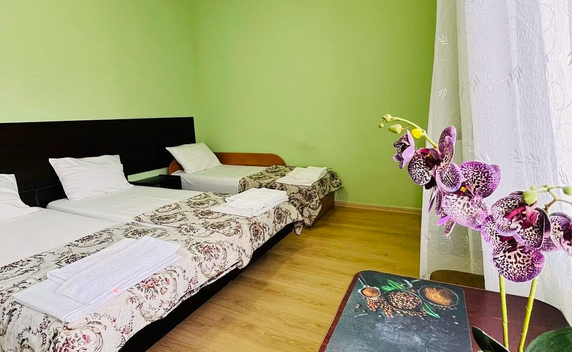 Стандарт трёхместный с доп. местом и балконом. Отель "Гермес" . Вардане Стандарт трёхместный с доп. местом и балконом. Отель "Гермес" . Вардане