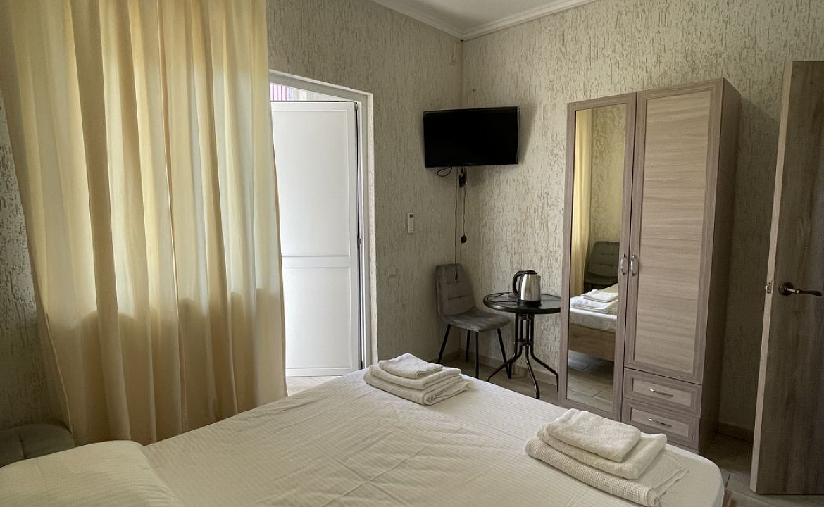 Стандарт с совместной кроватью. Гостевой дом "Алхыд". Пицунда Стандарт с совместной кроватью. Гостевой дом "Алхыд". Пицунда