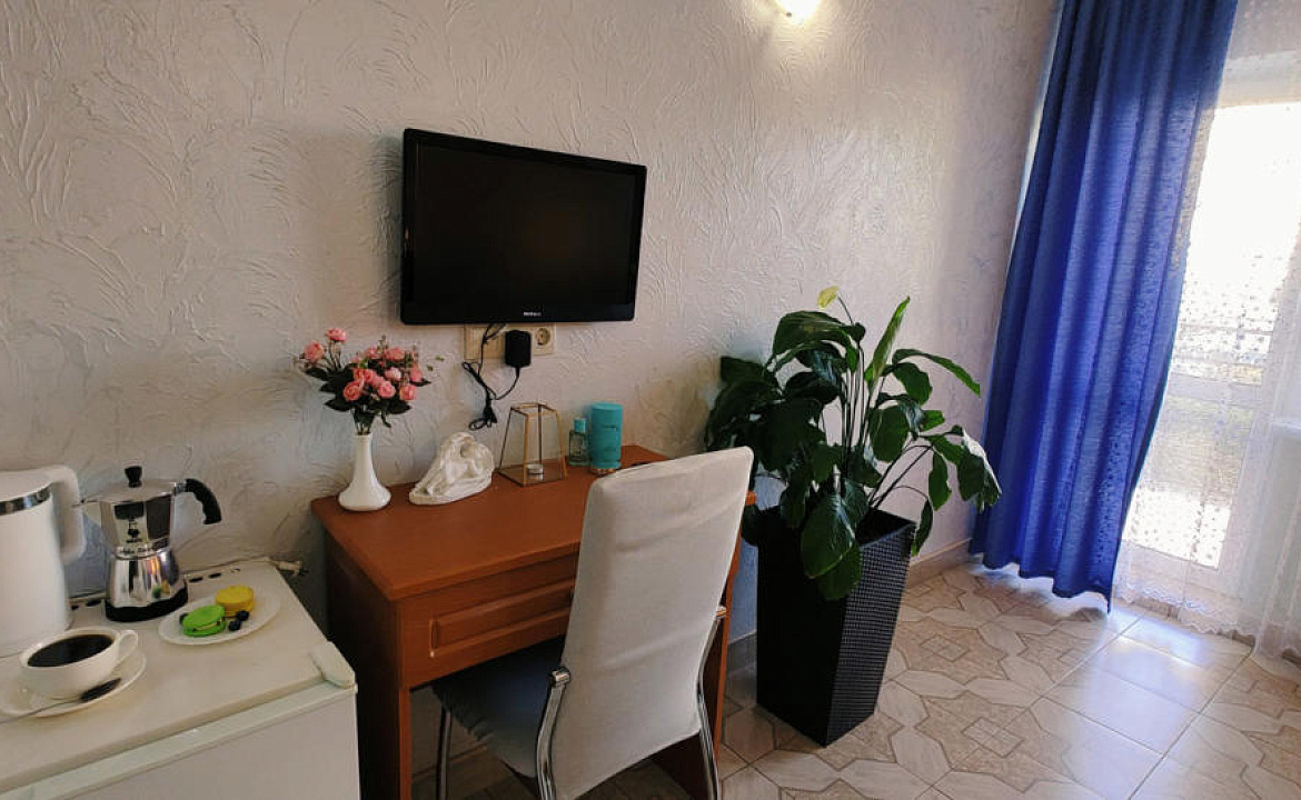 Стандарт» 2-х местный с балконом. Отель "Бавария". Витязево