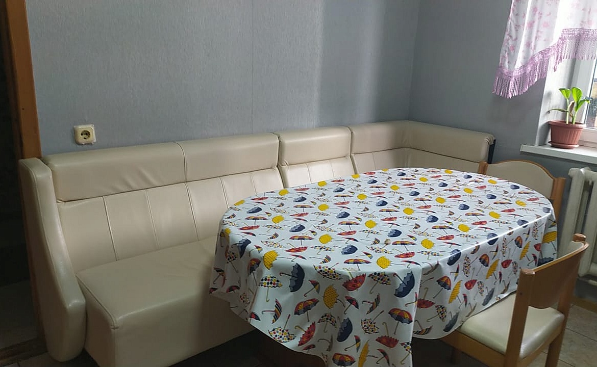 Первый этаж  под ключ до 12 человек. Частный сектор 2 этажа по отдельности под ключ, 2 отдельных домика.. Благовещенская