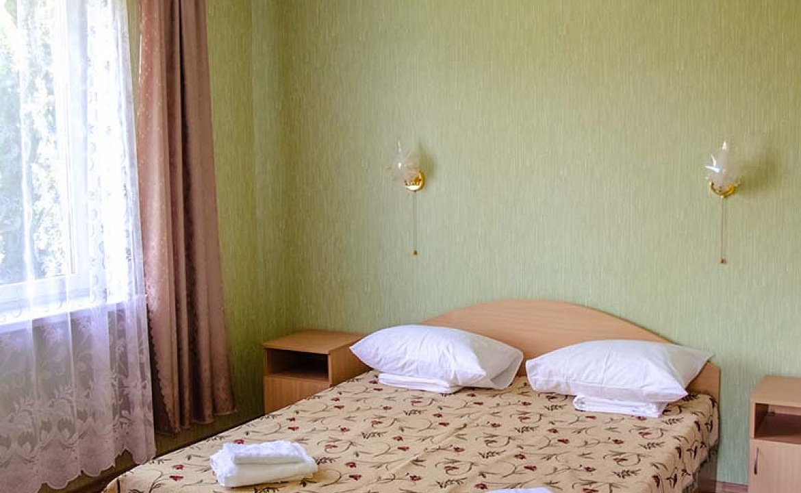 2-X МЕСТНЫЙ НОМЕР С 1 КРОВАТЬЮ. Мини-отель Сан-Сити. Рыбачье