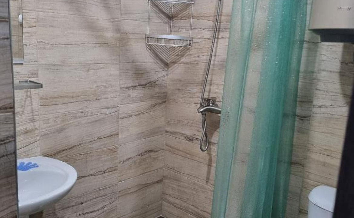 2х комнатная квартира . Квартира в многоквартирном доме Агрба 35 кв 84. Квартиры в Пицунде