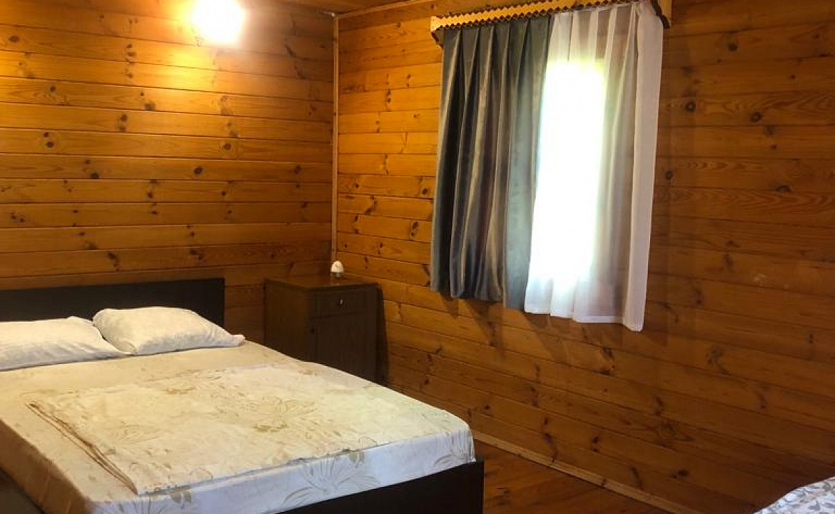 Деревянный двухкомнатный коттедж. Гостевой дом Оазис. Цандрипш