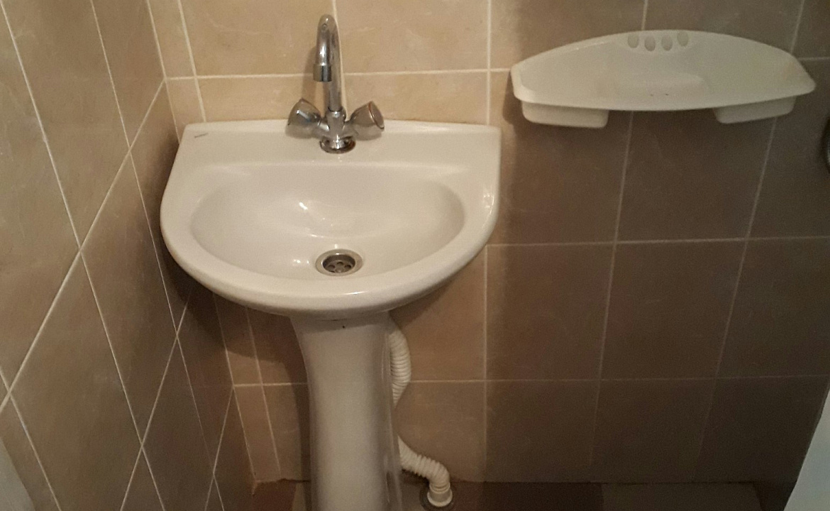 СТАНДАРТ 2Х МЕСТНЫЙ НОМЕР КОРПУС №7, 1 ЭТАЖ ВХОД В НОМЕР С УЛИЦЫ И 2 ЭТАЖ ВХОД С ОБЩЕГО БАЛКОНА. База отдыха "Ока". Благовещенская