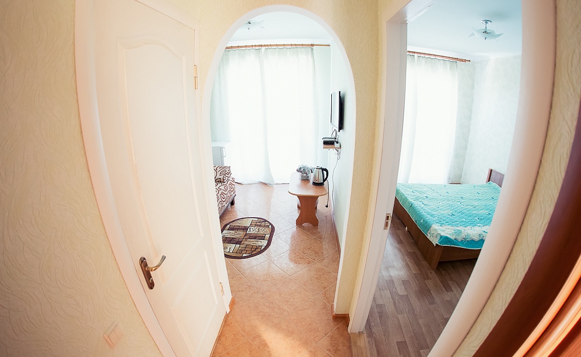 Семейный полулюкс. Вилла Вилена. Лазурное