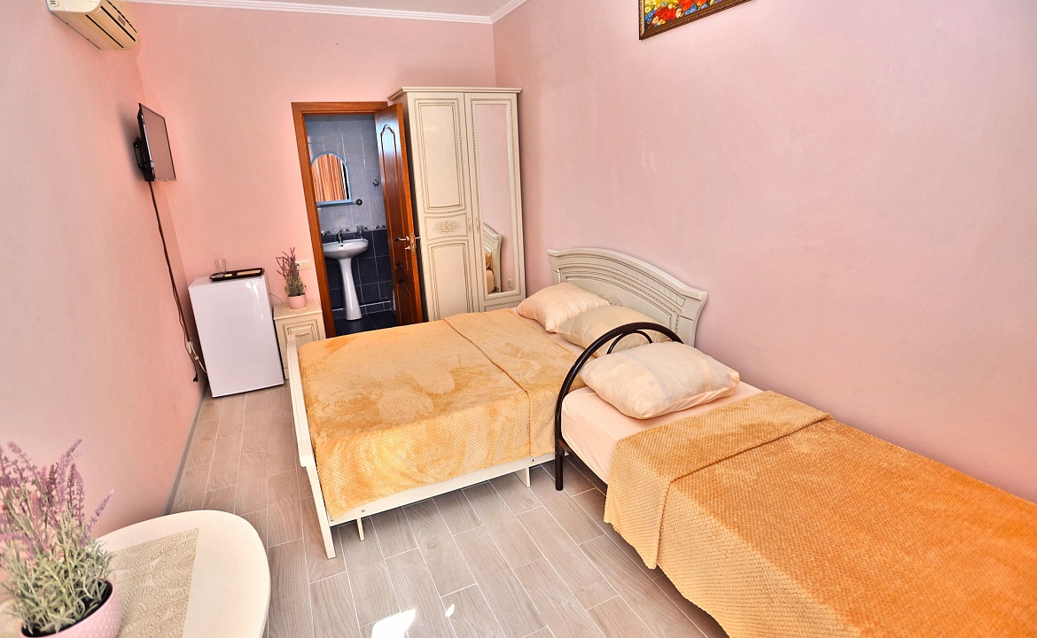 3х местный стандартный номер. Гостевой дом Надежда - Витязево. Витязево 3х местный стандартный номер. Гостевой дом Надежда - Витязево. Витязево