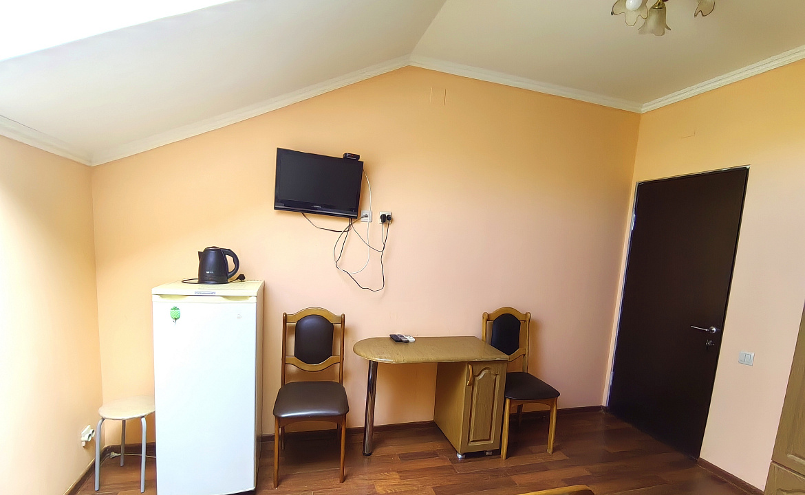 Четырехместный номер «Стандарт». Гостевой дом "Цитрус". Лазаревское