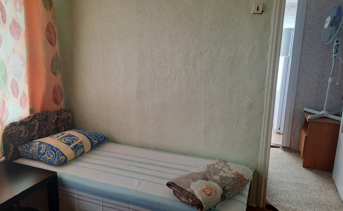 Домик для 4-х человек, удобства на этаже.. Гостевой дом "Галина" . Вишневка