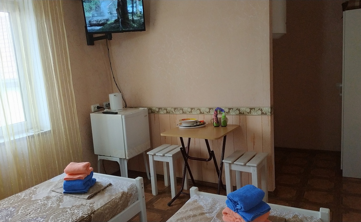 4-местный 2-комнатный номер Стандарт с балконом. Гостиница Лагуна. Крым - частный сектор