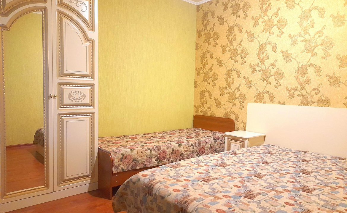 Трёхместный эконом. Гостевой дом Южный берег.. Адлер