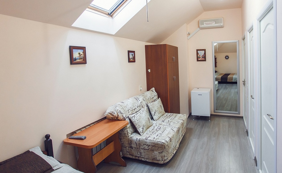 Семейный двухкомнатный. Частный сектор "Relax". Ейск