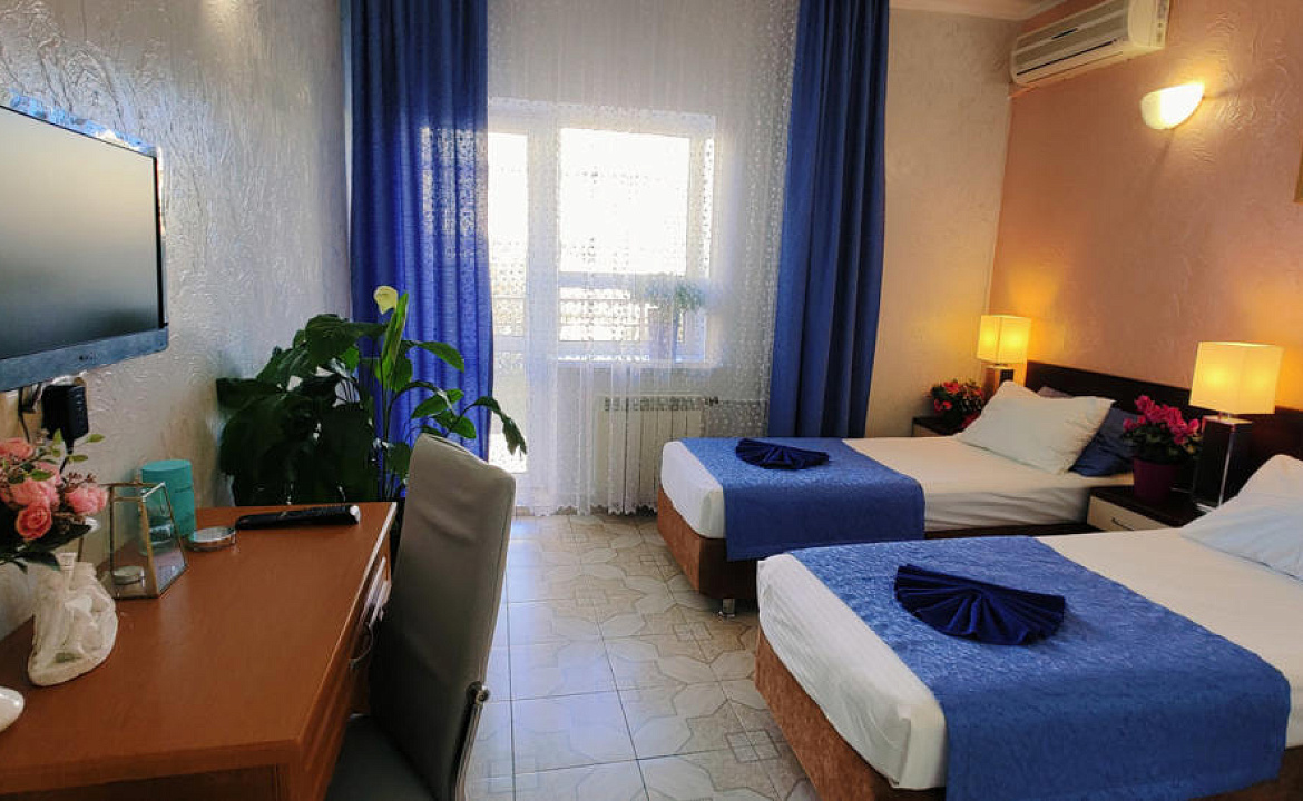 Стандарт» 2-х местный с балконом. Отель "Бавария". Витязево