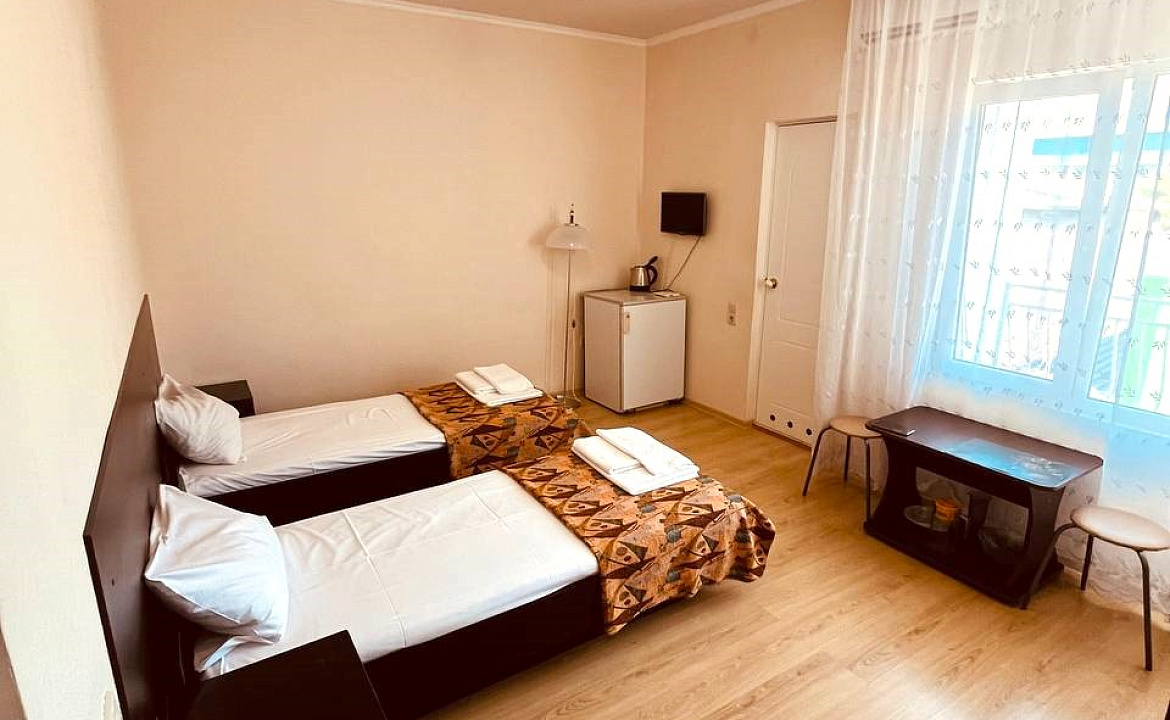 Стандартный Двухместный с доп. местом и балконом. Отель "Гермес" . Вардане Стандартный Двухместный с доп. местом и балконом. Отель "Гермес" . Вардане