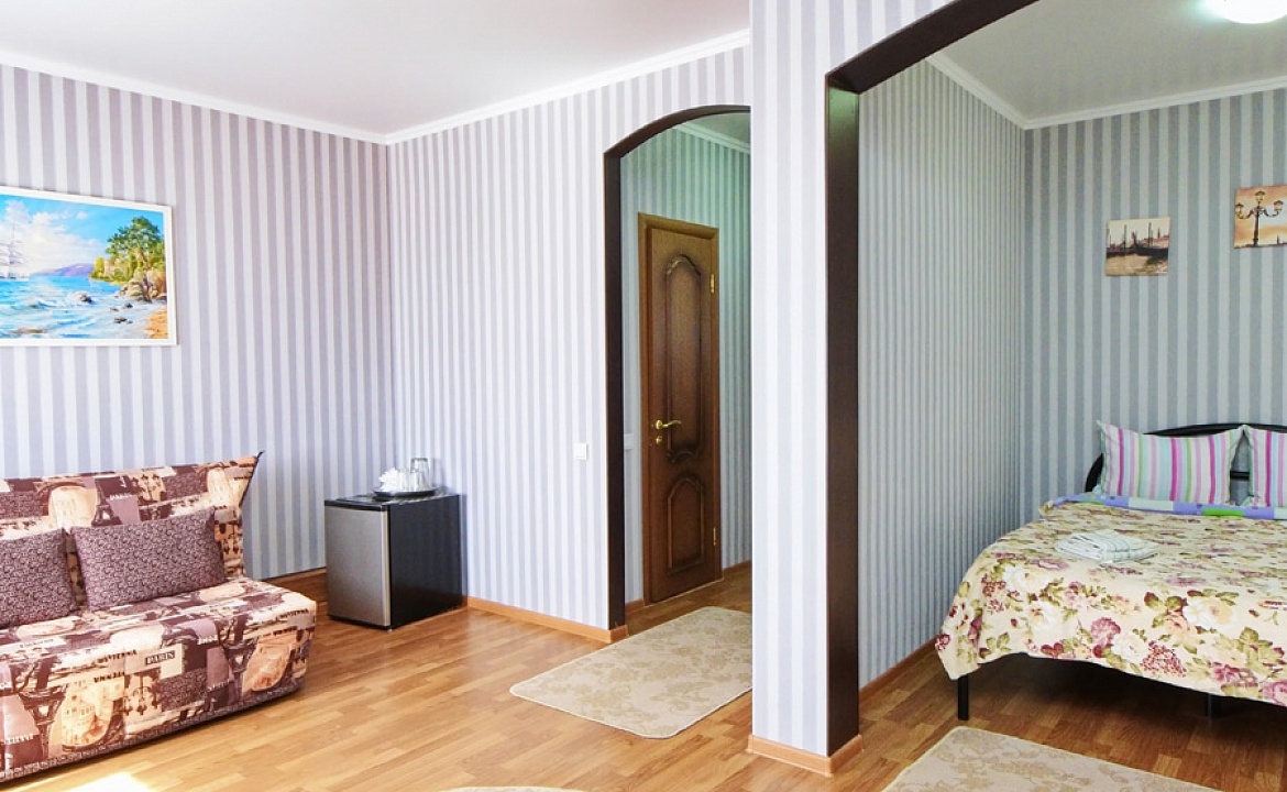 «Комфорт» - корпус B №1, 5. Гостевой дом "Александровский". Темрюк