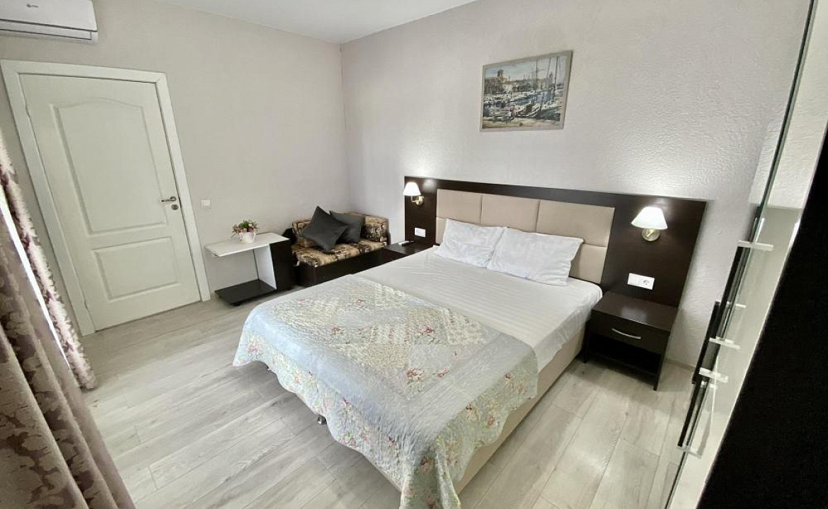 Трёхместные номера комфорт. "Брио" частный сектор. Геленджик