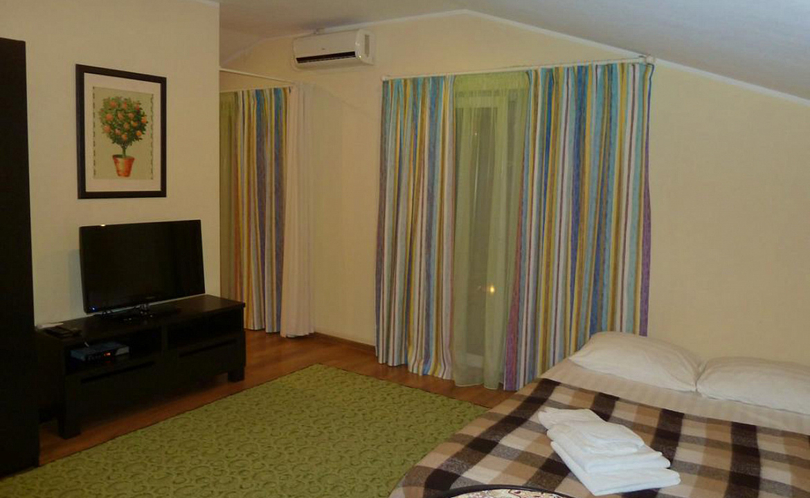 Четырёхместный двухкомнатный номер 