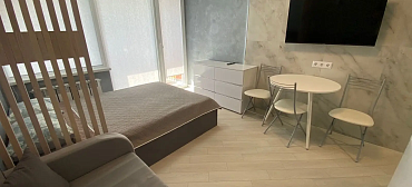 Квартира в многоквартирном доме Студия с панорамными окнами на первой береговой линии