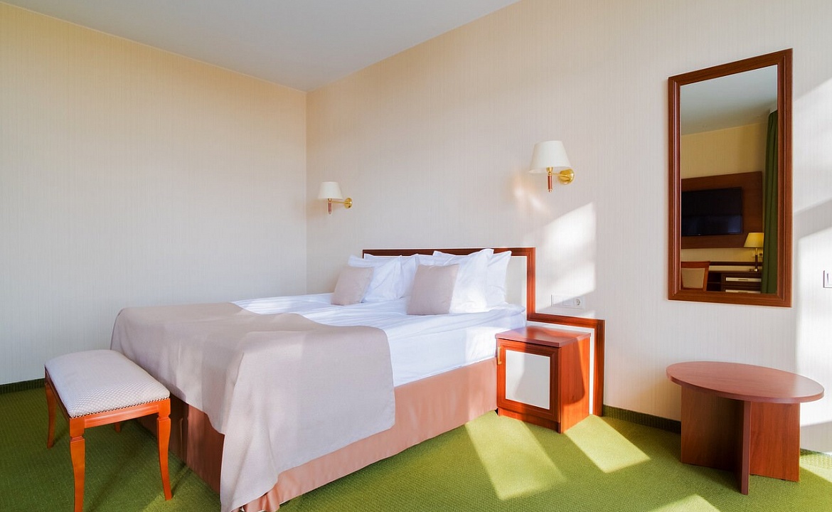 Супериор . Отель  «ГРЕЙ ИНН». Феодосия