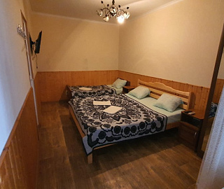 Трёхместный номер Comfort. Гостевой дом Анри. Трёхместный номер Comfort. Гостевой дом Анри.
