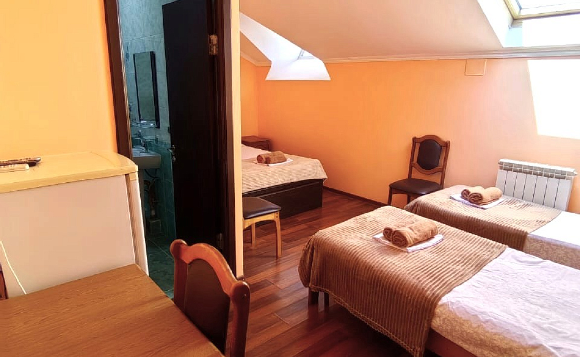 Четырехместный номер «Стандарт». Гостевой дом "Цитрус". Лазаревское