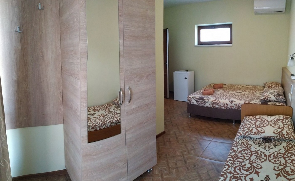 3х местный с удобствами. Частный сектор Гостевой дом "Leto". Кабардинка 3х местный с удобствами. Частный сектор Гостевой дом "Leto". Кабардинка