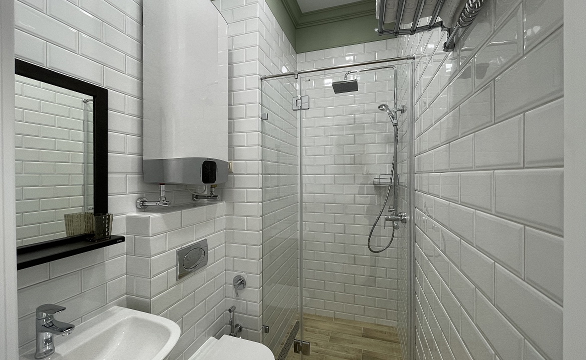 Апартамент для 2 гостей. Квартира в многоквартирном доме Апартамент-студия. Ливадия