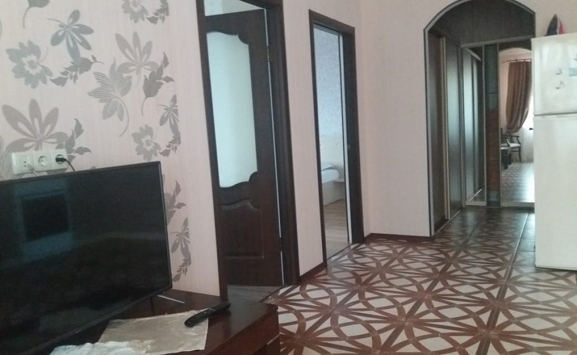 Апартаменты трехкомнатные с отдельным входом на 1 этаже 9. Гостевой дом Лиана. Ливадия