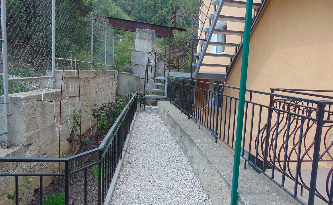 Трехместный номер-студия 