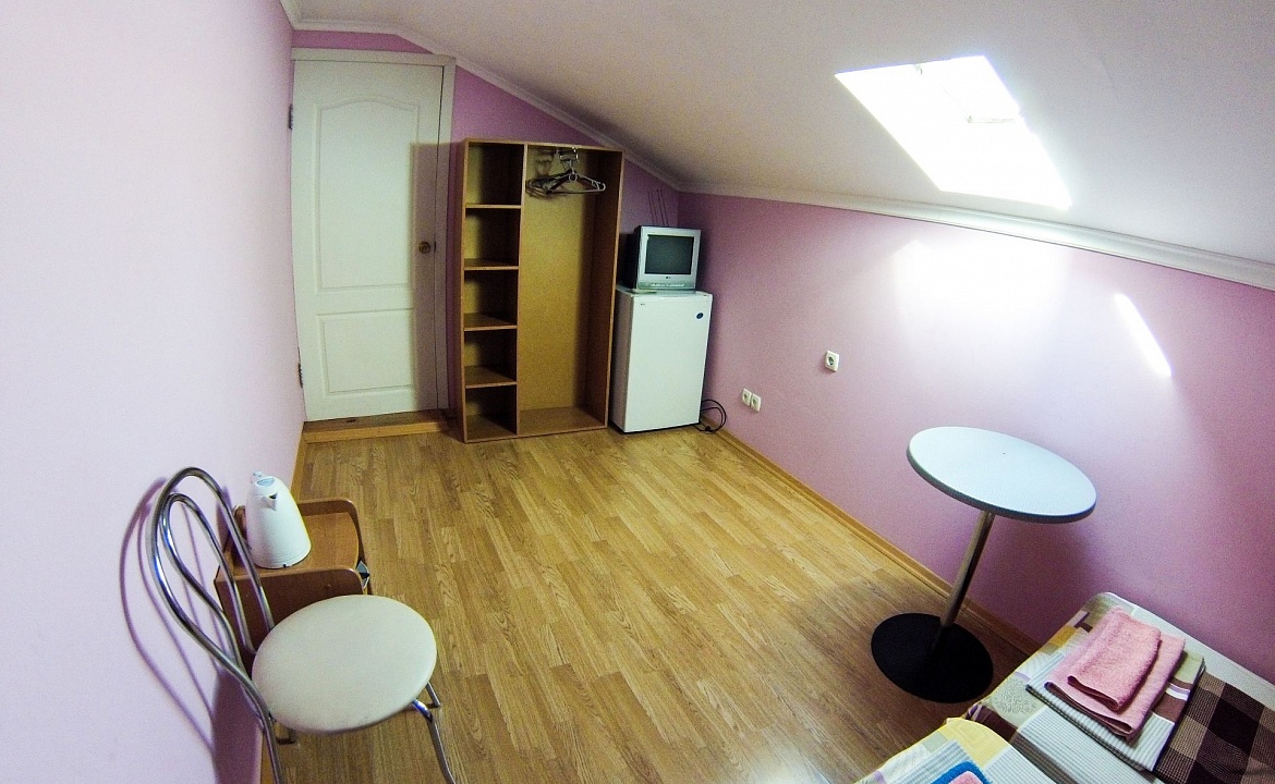 Однокомнатный. Частный гостевой дом АльтАлушта. Алушта