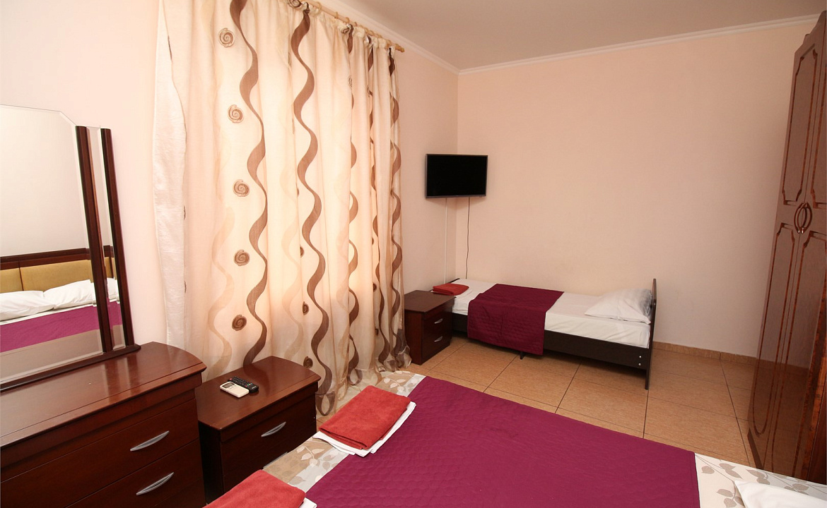 Трехместный номер стандарт класса. Апарт-отель Самара. Адлер