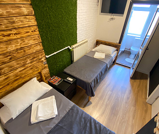 Двухместная комната на втором этаже 3. Гостевой дом GreenWall. 