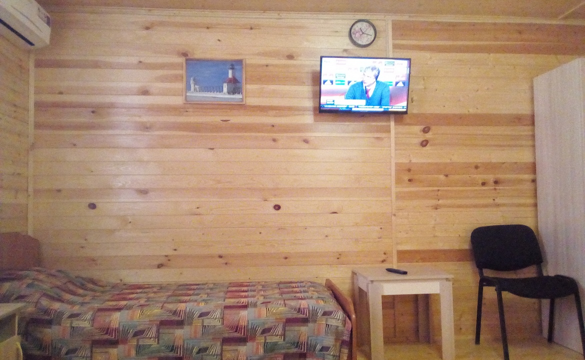 1/2 коттеджа. Коттедж "МОРСКОЙ БРИЗ". Голубицкая