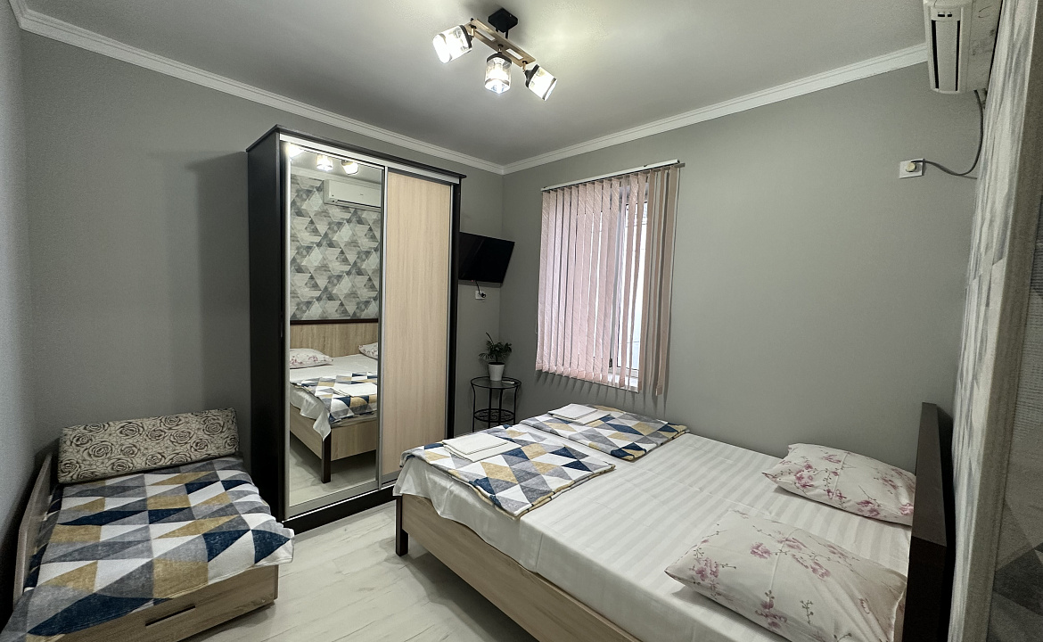 Семейный номер . Гостевой дом У Сергея и Веры . Гагра Семейный номер . Гостевой дом У Сергея и Веры . Гагра