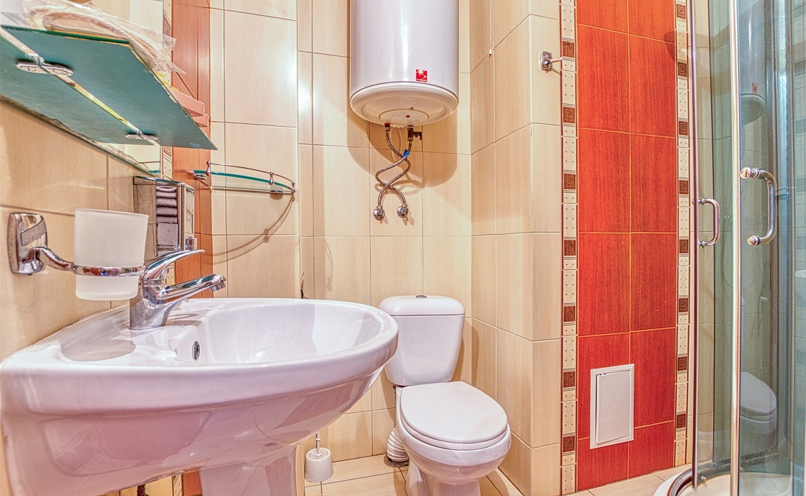 Стандарт (вид на горы). Отель «Интер». Утёс Стандарт (вид на горы). Отель «Интер». Утёс