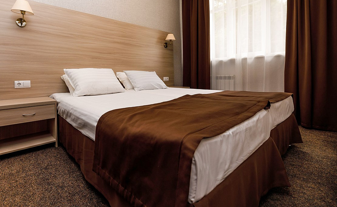 Стандарт двухкомнатный. Пансионат «Кавказ»★★★. Геленджик