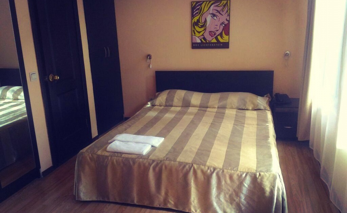 Стандартный номер с кухней и двуспальной кроватью. Гостиничный комплекс Зеленый мыс. Алупка