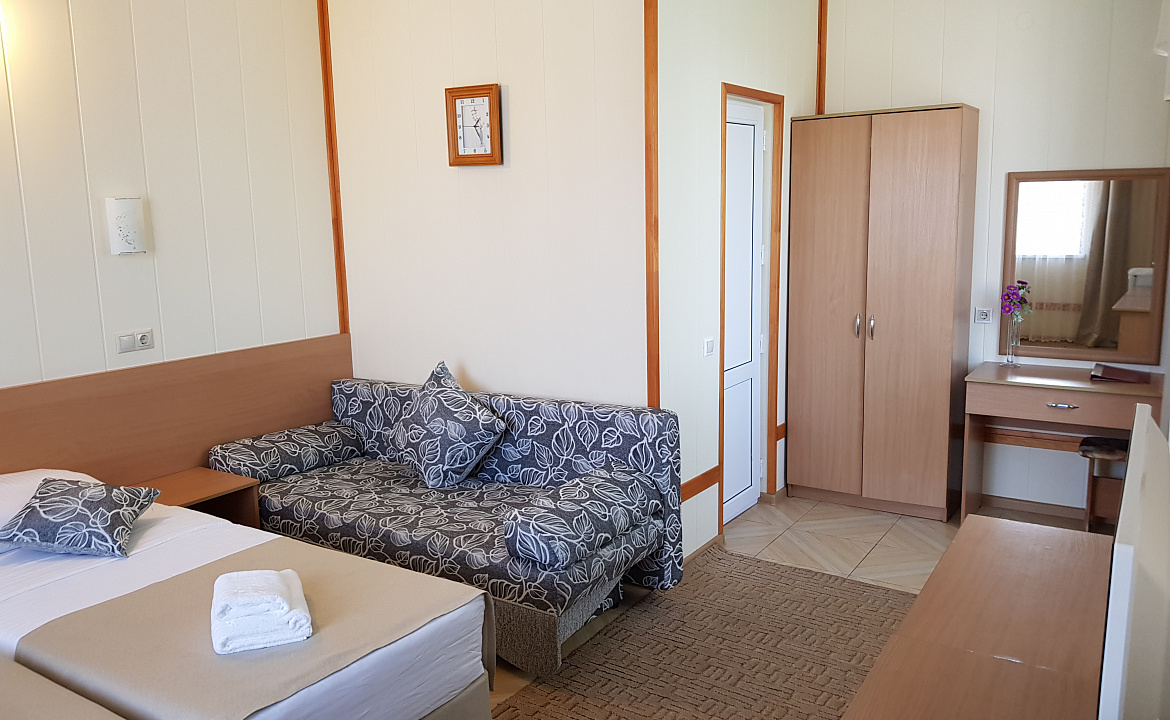 Люкс со смежным балконом 2хместный. Отель АСТОН. Нижнее Джемете