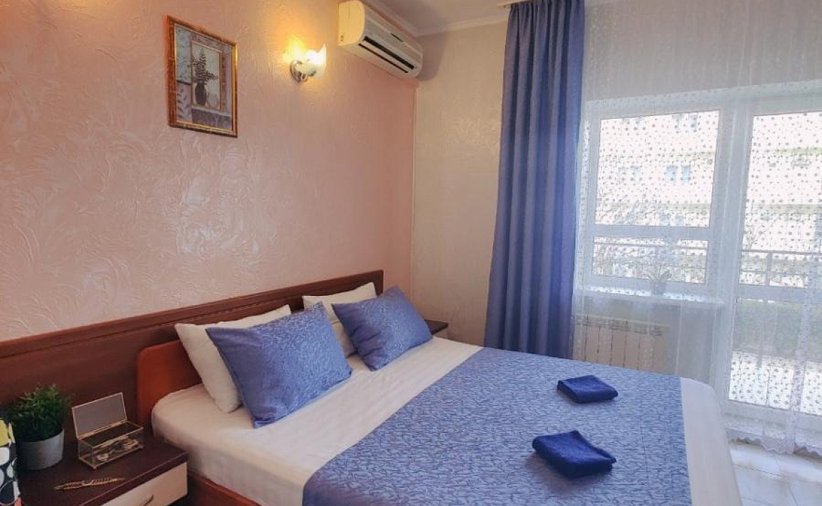 Комфорт» 2-х местный с балконом. Отель "Бавария". Витязево