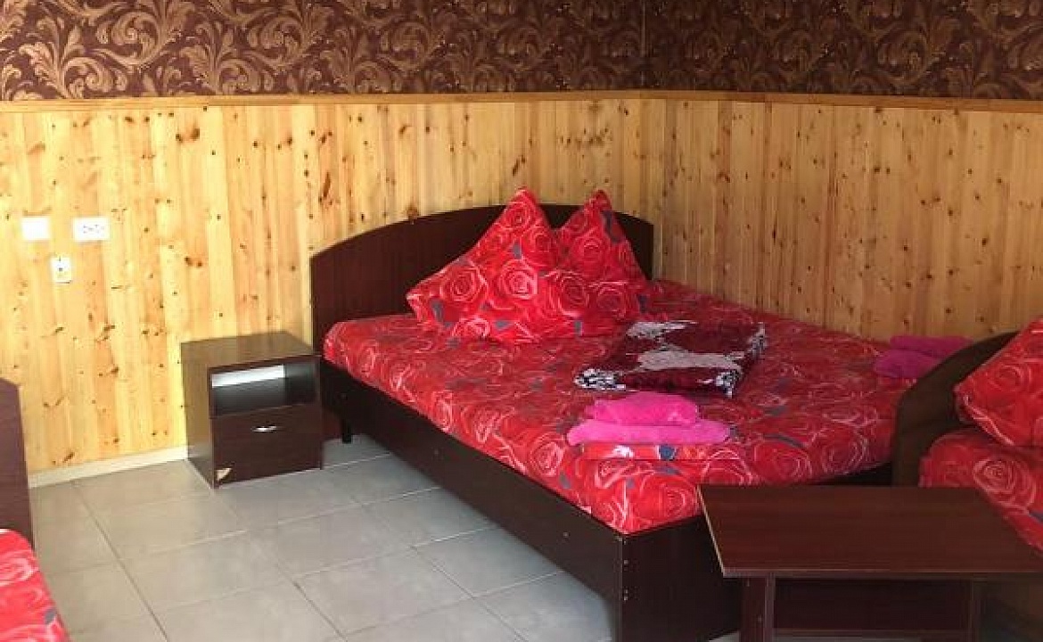 3 -х  местный номер. Гостевой дом "Золотая корона". Цандрипш