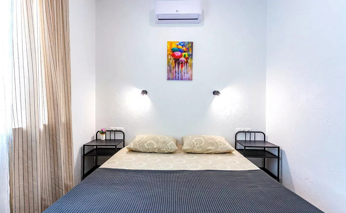 Половина дома (трехкомнатный люкс). Половина дома (трехкомнатный люкс) "У Жоровны". Геленджик Половина дома (трехкомнатный люкс). Половина дома (трехкомнатный люкс) "У Жоровны". Геленджик