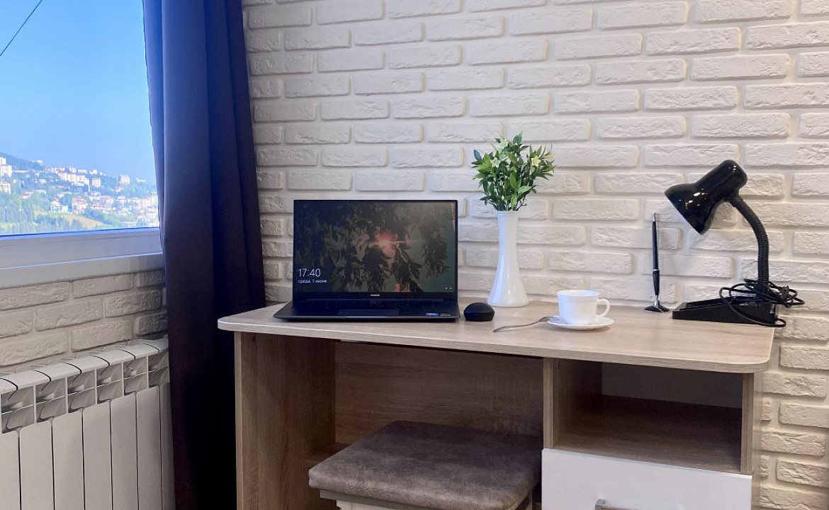 Квартира с великолепным видом на Горы и Море. Квартира в многоквартирном доме C видом на Горы и Море на Дмитриевой 56. Сочи