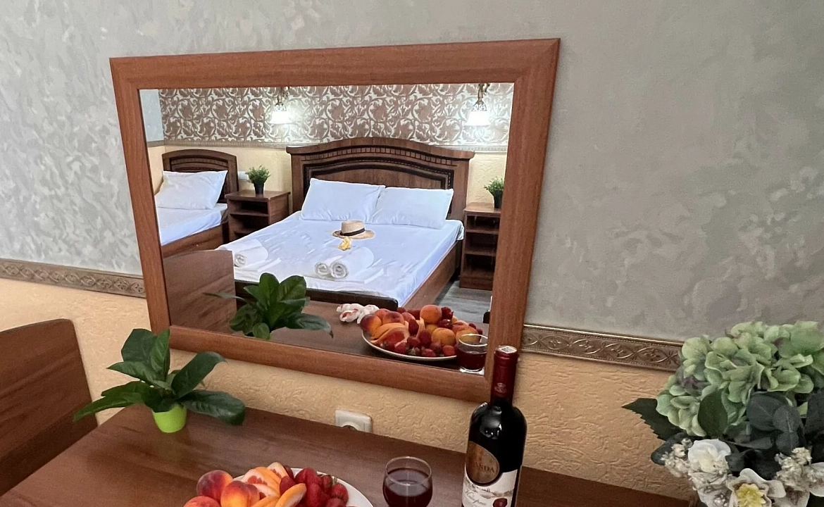 Стандарт с видом на бассейн. Отель «Леонидас». Витязево