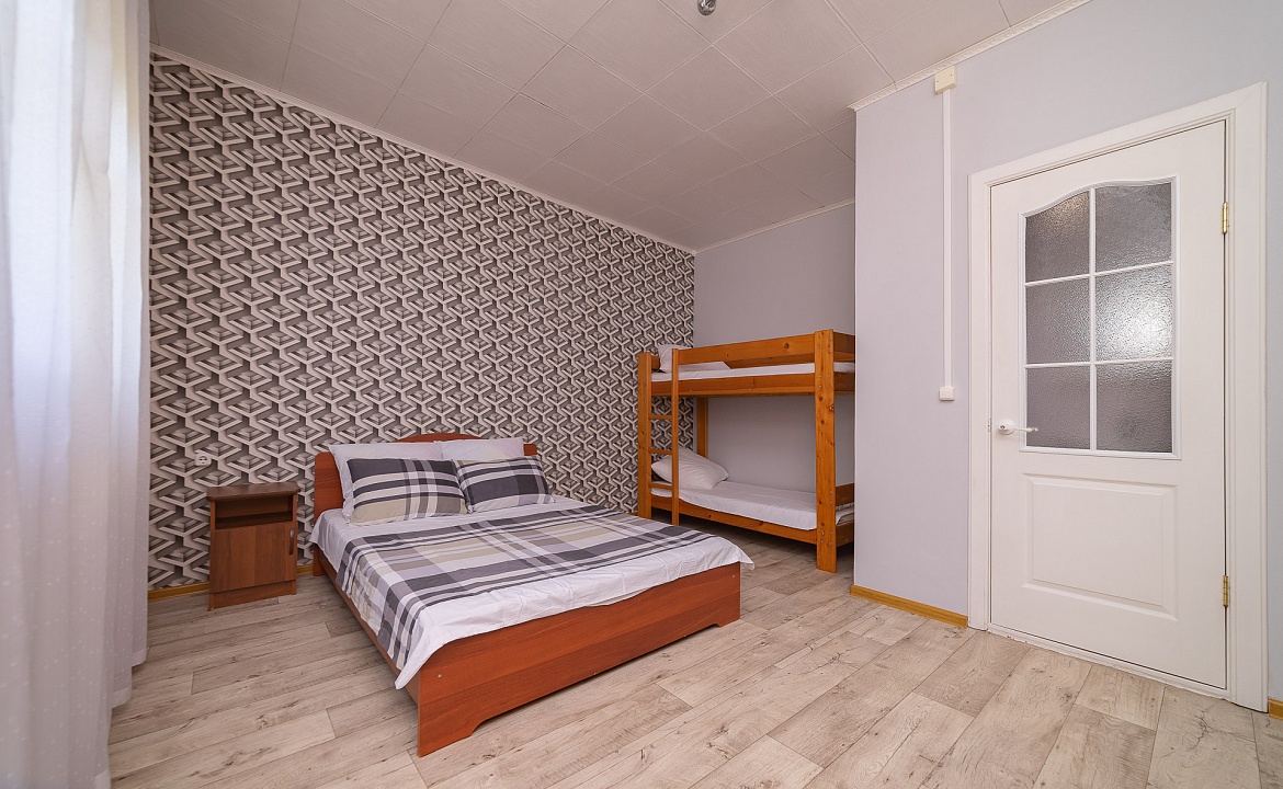 4х местный стандарт. Гостевой дом Family Holiday. Цандрипш