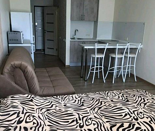 Квартира под ключ. Квартира в многоквартирном доме Студия в Ялте. 