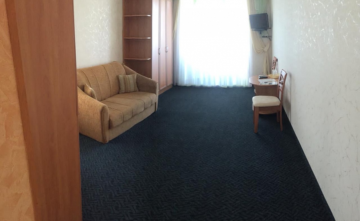 Двухкомнатный номер. Гостевой дом УютПлюс-Ялта. Ялта