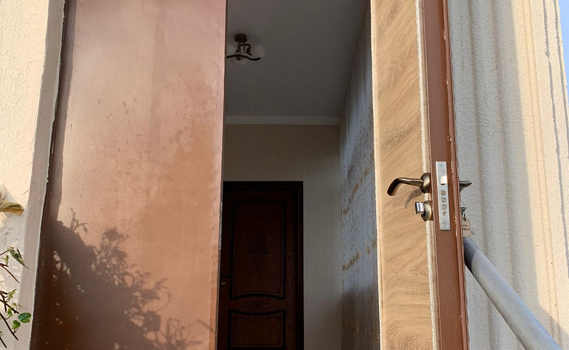 Люкс с 1 спальней. Гостевой дом ЭЙВА. Пицунда