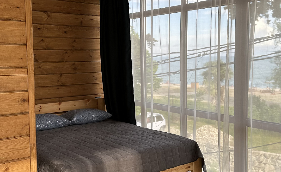 Полулюкс с видом на море. Лилия. Гудаута Полулюкс с видом на море. Лилия. Гудаута