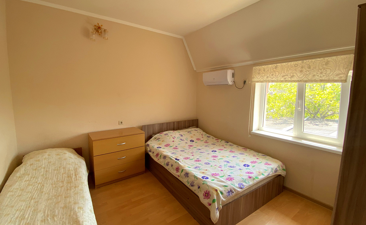 Комфортный трехместный номер. Гостевой дом Гостевой дом «Алина». Анапа